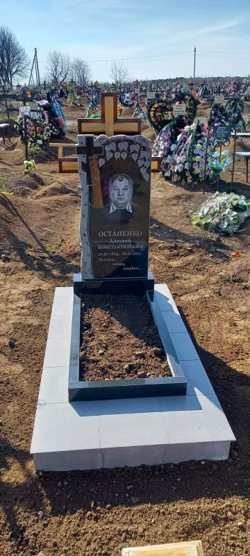 Памятник Вертикальный - Гранит