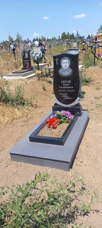 Памятник Вертикальный - Гранит 