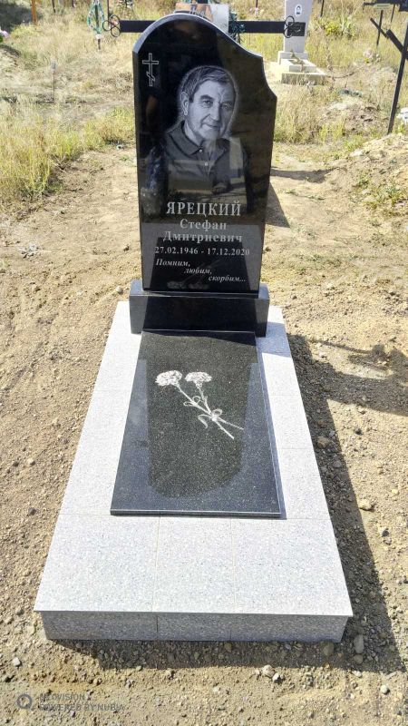 Памятник Вертикальный - Гранит 